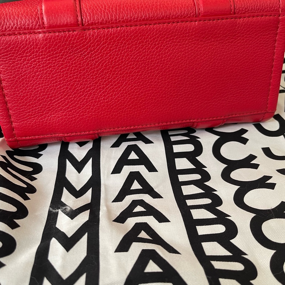 Marc Jacob’s Leather Small Tote Bag - Picture 5 of 9